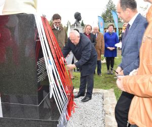 W minioną sobotę w Odolanowskim Parku Natury odsłonięto popiersie kolejnego z polskich Noblistów ufundowane przez...