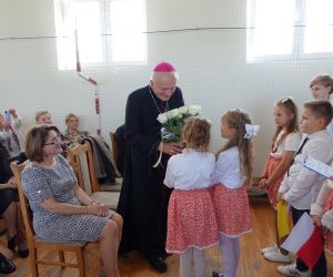 W piątek 7 października br. w ramach wizytacji, naszą szkołę odwiedził ksiądz biskup Łukasz Buzun wraz z proboszczem...