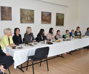 Stowarzyszenie św. Marcina Patrona Ziemi Odolanowskiej przekazało 4 komputery dzieciom ze szkół podstawowych i...