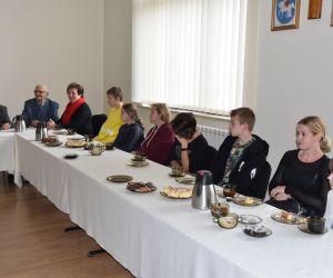 Stowarzyszenie św. Marcina Patrona Ziemi Odolanowskiej przekazało 4 komputery dzieciom ze szkół podstawowych i...