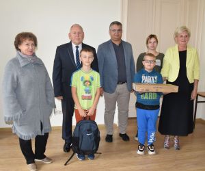 Stowarzyszenie św. Marcina Patrona Ziemi Odolanowskiej przekazało 4 komputery dzieciom ze szkół podstawowych i...