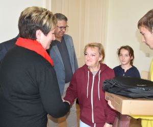 Stowarzyszenie św. Marcina Patrona Ziemi Odolanowskiej przekazało 4 komputery dzieciom ze szkół podstawowych i...