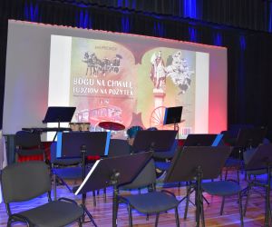 W sali koncertowej Odolanowskiego Domu Kultury odbyła się gala Promocyjna Książki-Albumu ,,Bogu na Chwałę, Ludziom na...
