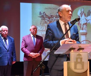 W sali koncertowej Odolanowskiego Domu Kultury odbyła się gala Promocyjna Książki-Albumu ,,Bogu na Chwałę, Ludziom na...