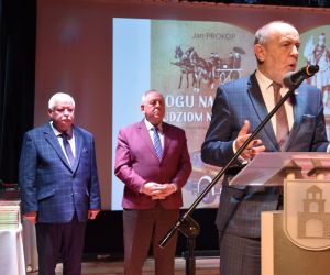 W sali koncertowej Odolanowskiego Domu Kultury odbyła się gala Promocyjna Książki-Albumu ,,Bogu na Chwałę, Ludziom na...