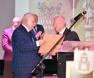 W sali koncertowej Odolanowskiego Domu Kultury odbyła się gala Promocyjna Książki-Albumu ,,Bogu na Chwałę, Ludziom na...