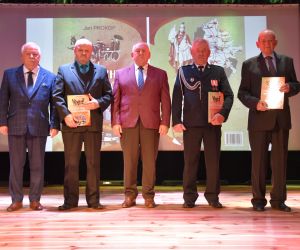 W sali koncertowej Odolanowskiego Domu Kultury odbyła się gala Promocyjna Książki-Albumu ,,Bogu na Chwałę, Ludziom na...