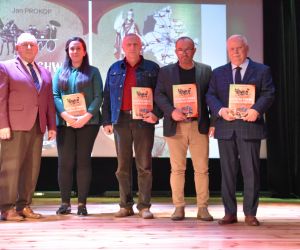 W sali koncertowej Odolanowskiego Domu Kultury odbyła się gala Promocyjna Książki-Albumu ,,Bogu na Chwałę, Ludziom na...