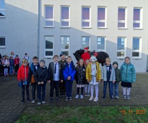 Uczczenie Dnia Niepodległości w Szkole Podstawowej w Raczycach