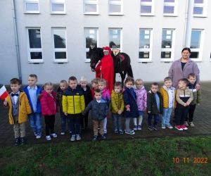 Uczczenie Dnia Niepodległości w Szkole Podstawowej w Raczycach
