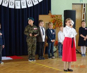 Uczczenie Dnia Niepodległości w Szkole Podstawowej w Raczycach