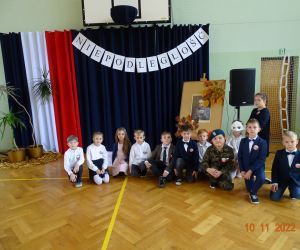 Uczczenie Dnia Niepodległości w Szkole Podstawowej w Raczycach