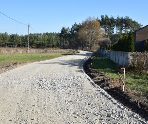 W miejscowości Świeca II trwa rozbudowa drogi gminnej ul. Granowieckiej