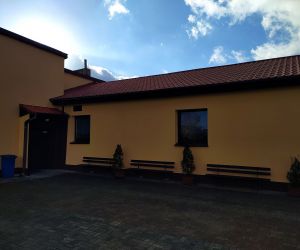 Nowa elewacja sali wiejskiej w Gorzycach Małych