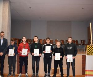 W Hucie odbyły się Indywidualne Mistrzostwa Powiatu Ostrowskiego SZS w warcabach klasycznych