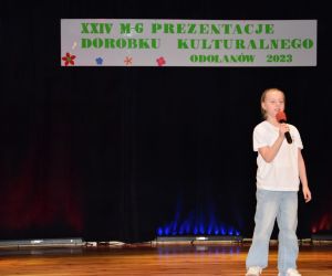 W przeglądzie udział wzięło siedem szkół podstawowych a na scenie zaprezentowało się  70 młodych, utalentowanych artystów