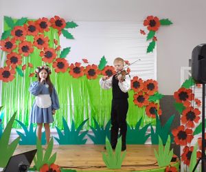 Dnia 26.04.2023 r. na sali wiejskiej w Gliśnicy odbył się po raz kolejny Festiwal Piosenki Ludowej i Biesiadnej