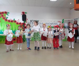 Dnia 26.04.2023 r. na sali wiejskiej w Gliśnicy odbył się po raz kolejny Festiwal Piosenki Ludowej i Biesiadnej