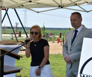 Teren wokół Sali Wiejskiej w Wierzbnie nigdy nie był tak piękny jak w chwili obecnej