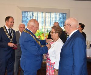 Dokładnie 33 pary małżeńskie z terenu Gminy i Miasta Odolanów, które w 2022 roku celebrowały 50 i 60 lat wspólnego życia...