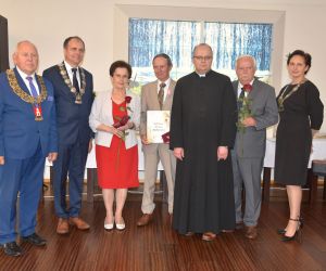 Dokładnie 33 pary małżeńskie z terenu Gminy i Miasta Odolanów, które w 2022 roku celebrowały 50 i 60 lat wspólnego życia...