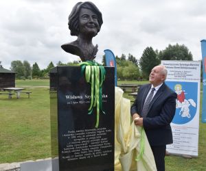 Odsłonięto popiersie Wisławy Szymborskiej