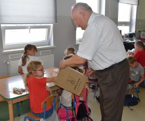 Z uczestnikami półkolonii spotkał się Burmistrz Marian Janicki
