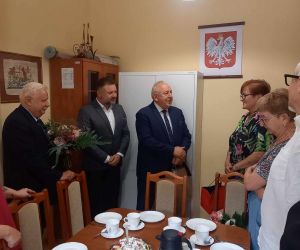 Uroczyste pożegnanie emerytki w M-GOPS