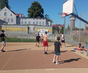 Na Orliku w Odolanowie rozegrano coroczny wakacyjny Turniej Koszykówki