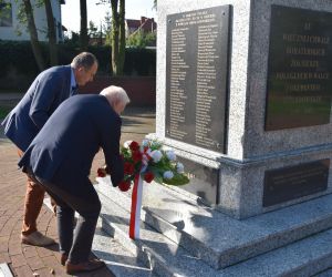 Zastępca Burmistrza Gminy i Miasta Odolanów Jan Prokop wraz z Przewodniczącym Rady GiM Januszem Szustkiewiczem złożyli...