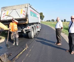Trwa remont ul. Raszkowskiej w Tarchałach Wielkich