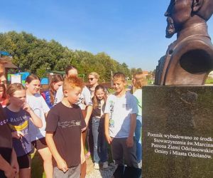 Na lekcję rowerami do Parku Natury wybrali się uczniowie ze Szkoły Podstawowej w Wierzbnie