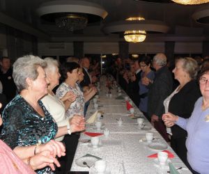 Seniorzy świętowali w rastauracji Nadbaryczna