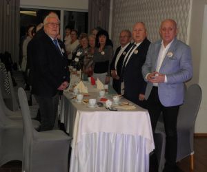Seniorzy świętowali w rastauracji Nadbaryczna