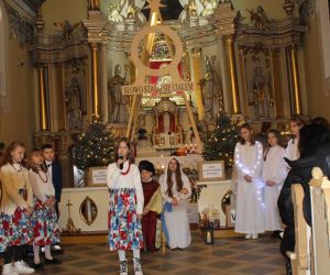 Pasterkowe jasełka w wykonaniu uczniów z Tarchal Wielkich