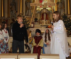 Pasterkowe jasełka w wykonaniu uczniów z Tarchal Wielkich