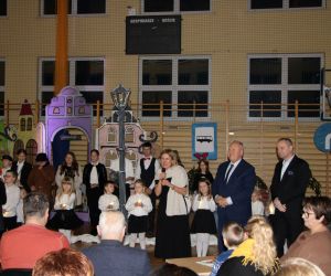 Jasełka i wspólne kolędowanie w Szkole Podstawowej w Wierzbnie