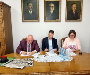 Podpisanie umowy w gabinecie Burmistrza Mariana Janickiego