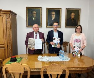 Podpisanie umowy w gabinecie Burmistrza Mariana Janickiego