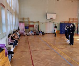 Koszykarki Basket Raczyce spotkały się z uczniami szkoły podstawowej
