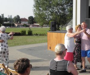 powitanie lata przez seniorów