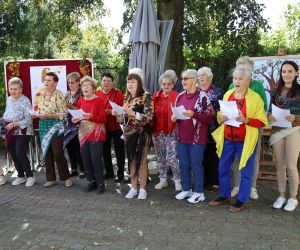 w ogrodzie Centrum odbył się Piknik Integracyjny ph. „Świat w barwach jesieni”