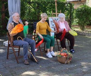 w ogrodzie Centrum odbył się Piknik Integracyjny ph. „Świat w barwach jesieni”