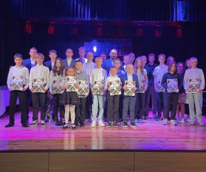 Burmistrz wręczył stypendia i nagrody uzdolnionej młodzieży