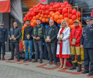 Uroczyste poświęcenie pojazdu pożarniczego oraz przyczepki z pompą wysokiej wydajności