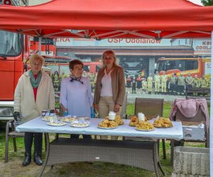 Uroczyste poświęcenie pojazdu pożarniczego oraz przyczepki z pompą wysokiej wydajności