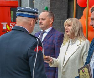 Uroczyste poświęcenie pojazdu pożarniczego oraz przyczepki z pompą wysokiej wydajności