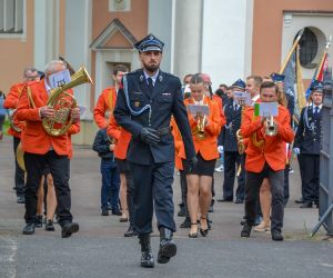 Uroczyste poświęcenie pojazdu pożarniczego oraz przyczepki z pompą wysokiej wydajności