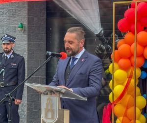 Uroczyste poświęcenie pojazdu pożarniczego oraz przyczepki z pompą wysokiej wydajności