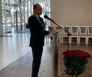Uroczystość wręczenia medali dla par które w 2024 roku świętowaly 50 i 60 lat w małżeństwie